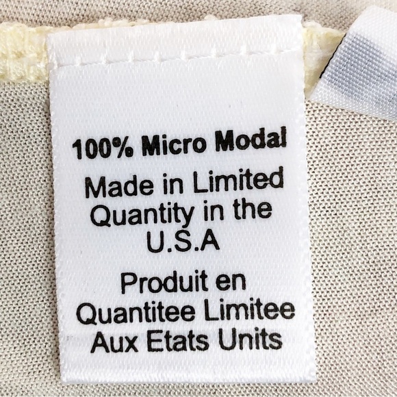 𝅺Lauren Moshi cream graphic T-shirt with pink graphic bear on front - Picture 8 of 10